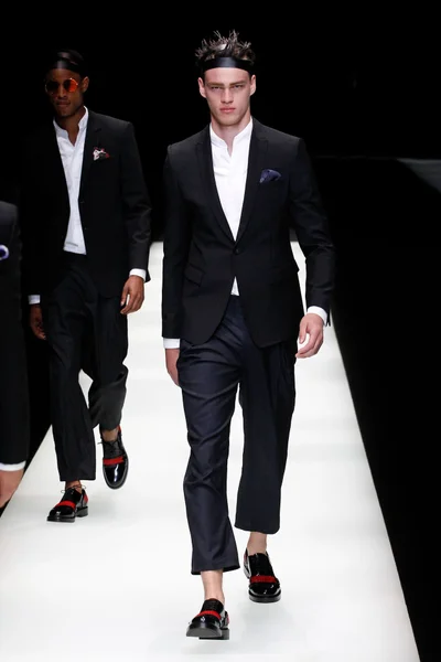 Look 70